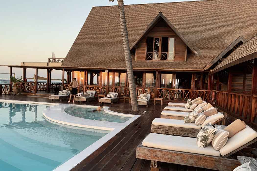 beach hotel 1